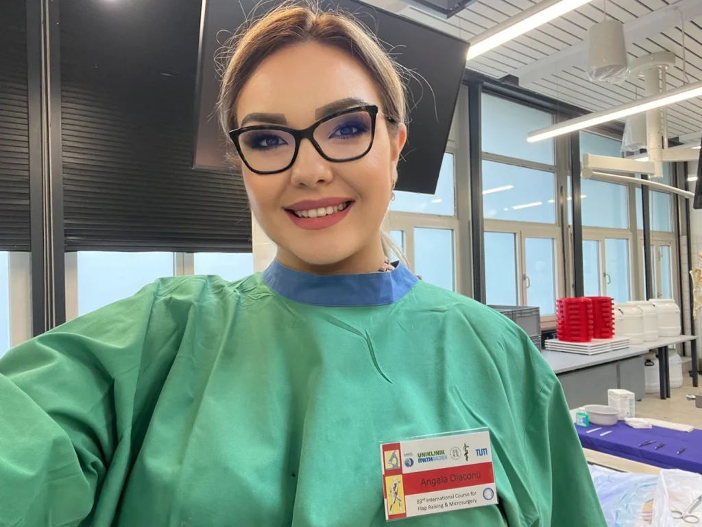 Dr. Angela Diaconu, Medic Specialist în Chirurgie Stomatologică și Maxilo-Facială la iDentity Clinic